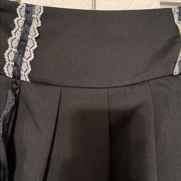 ROMWE Black Skater Skirt with Lace Trim - Picture 8 of 9